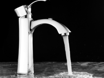 Single Handle Chrome Faucet - F01108